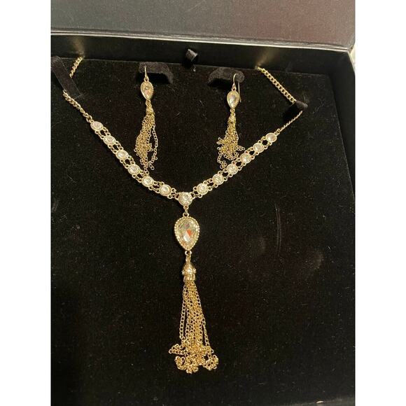 Jardin Rhinestone Gold Tone Tassel Necklace & Earring Set - Picture 1 of 2